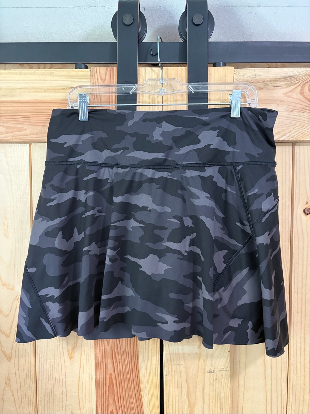 Athleta Ace Printed Tennis Skort 15.5 Inch Camo Women's Size Large Athleisure